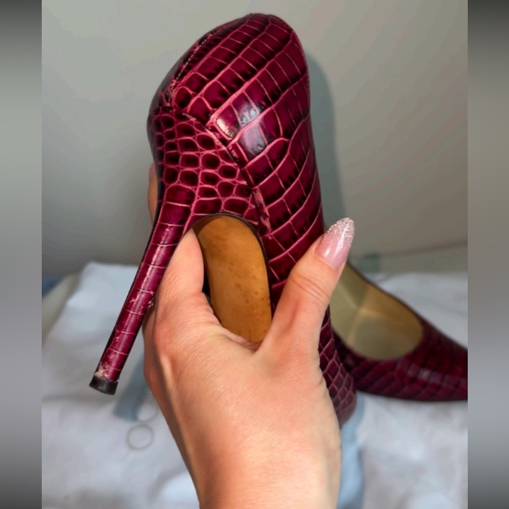 Jimmy Choo Burgundy croc style leather pumps - Picture 4 of 4